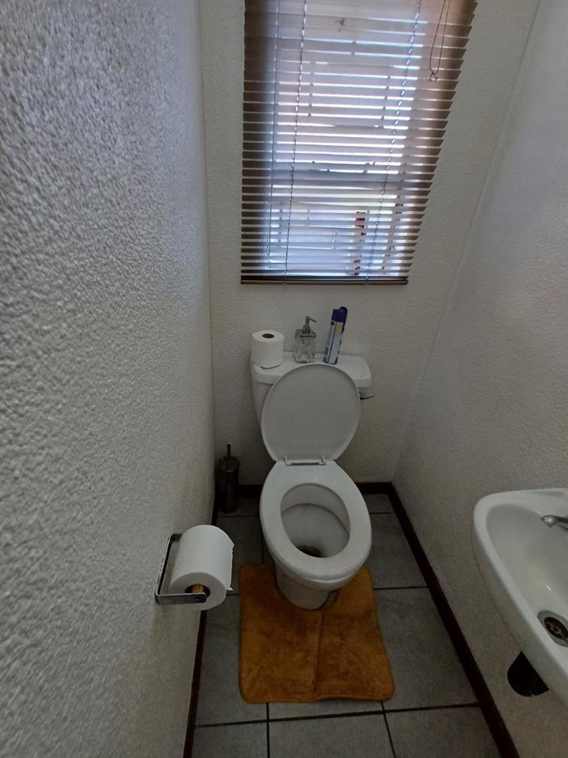 3 Bedroom Property for Sale in Roodepan Northern Cape